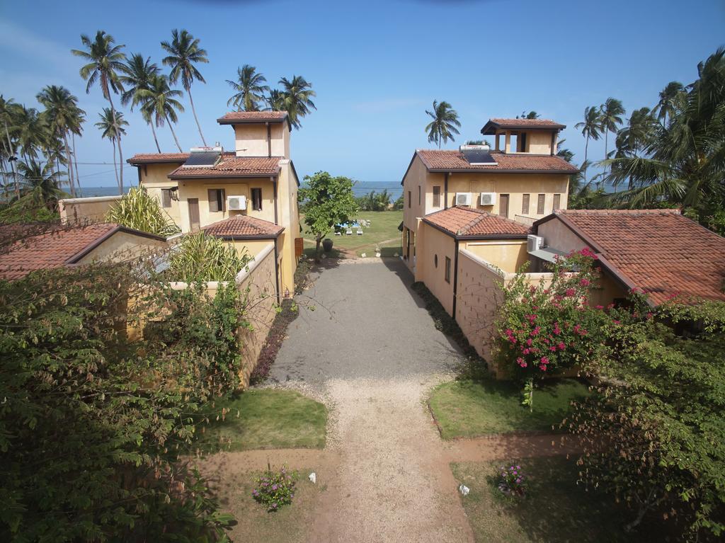 Villa Sunbird Negombo Buitenkant foto
