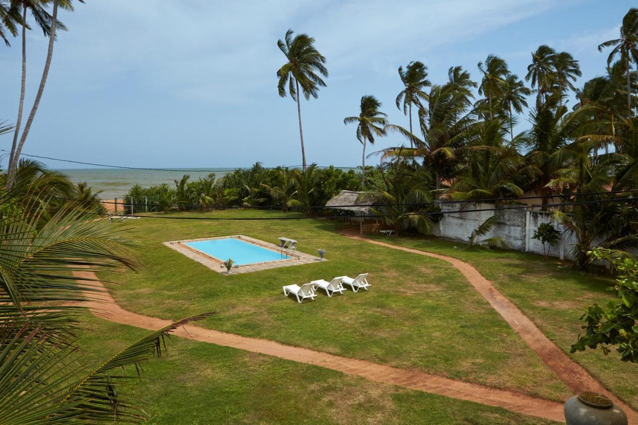 Villa Sunbird Negombo Buitenkant foto
