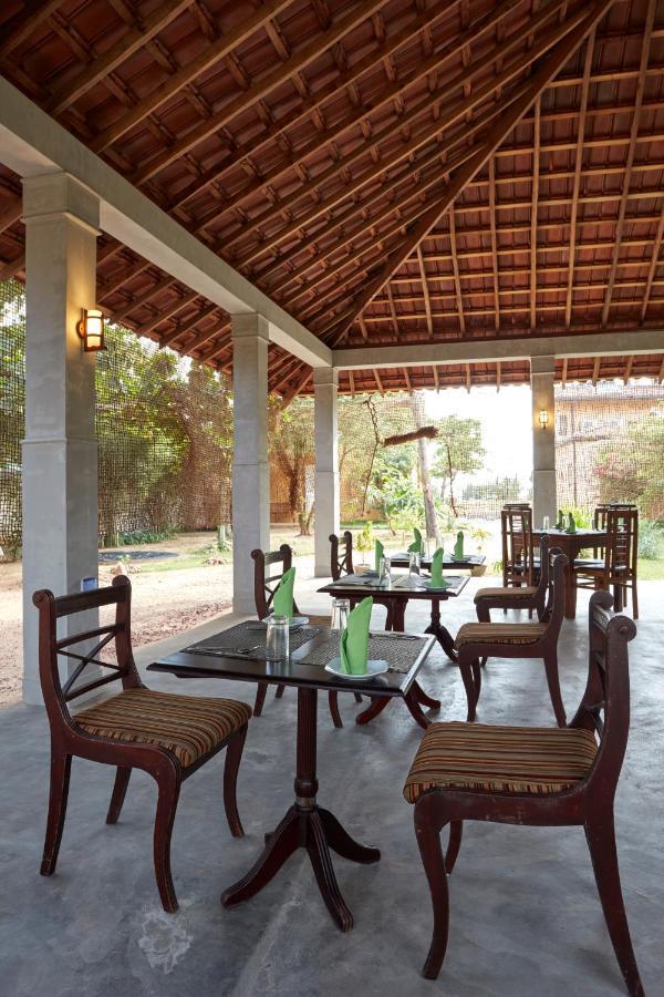 Villa Sunbird Negombo Buitenkant foto
