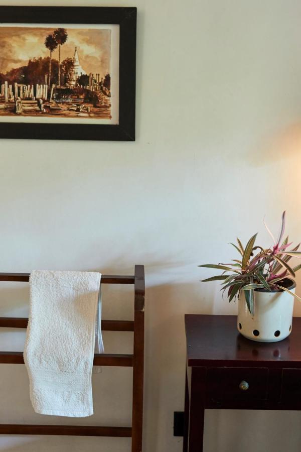 Villa Sunbird Negombo Buitenkant foto